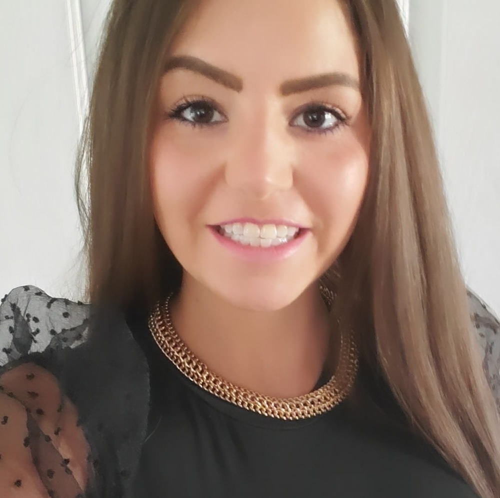 Meet your Posher, Elisa